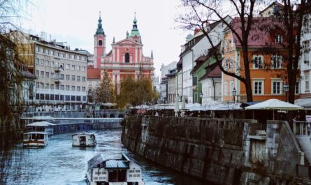 image source Photo by Andreas Schnabl : https://www.pexels.com/photo/franciscan-church-of-the-annunciation-in-ljubljana-19449755/