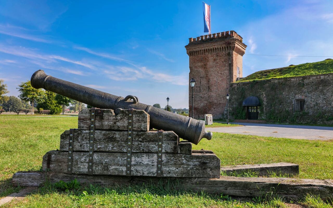 image source Photo by Vladimir Srajber: https://www.pexels.com/photo/canon-and-tower-of-the-fortress-18805513/